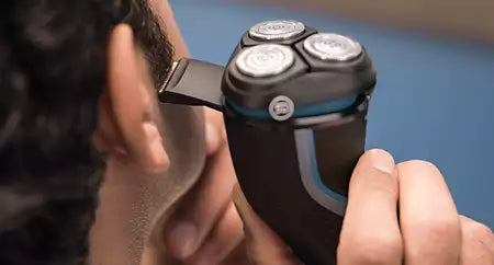 Shaver series 3000
Wet or Dry electric shaver
S3122/51